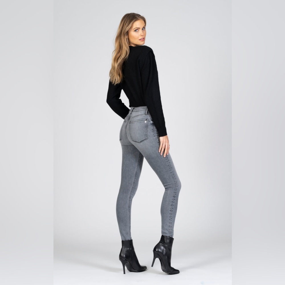 Black Orchid Gisele High Waisted Jeans Size 27 in No Sleep.